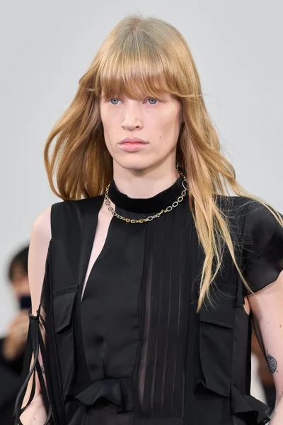 Look 29